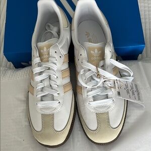 NWB Samba Women’s OG Lace Up Sneakers